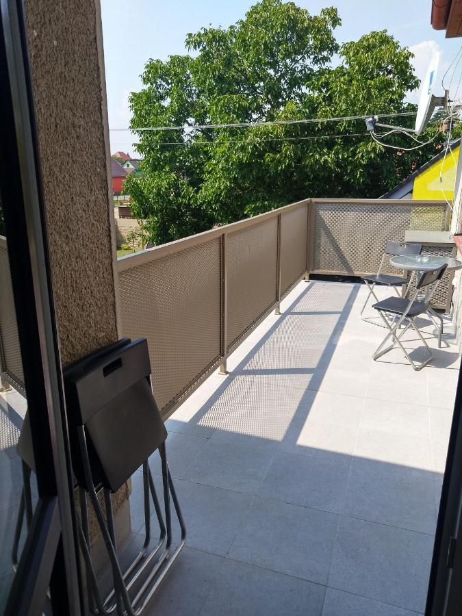 Alisa Apartments Kostomlaty nad Labem ภายนอก รูปภาพ