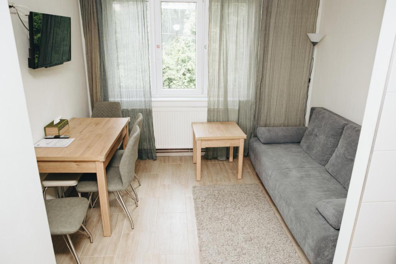 Alisa Apartments Kostomlaty nad Labem ภายนอก รูปภาพ