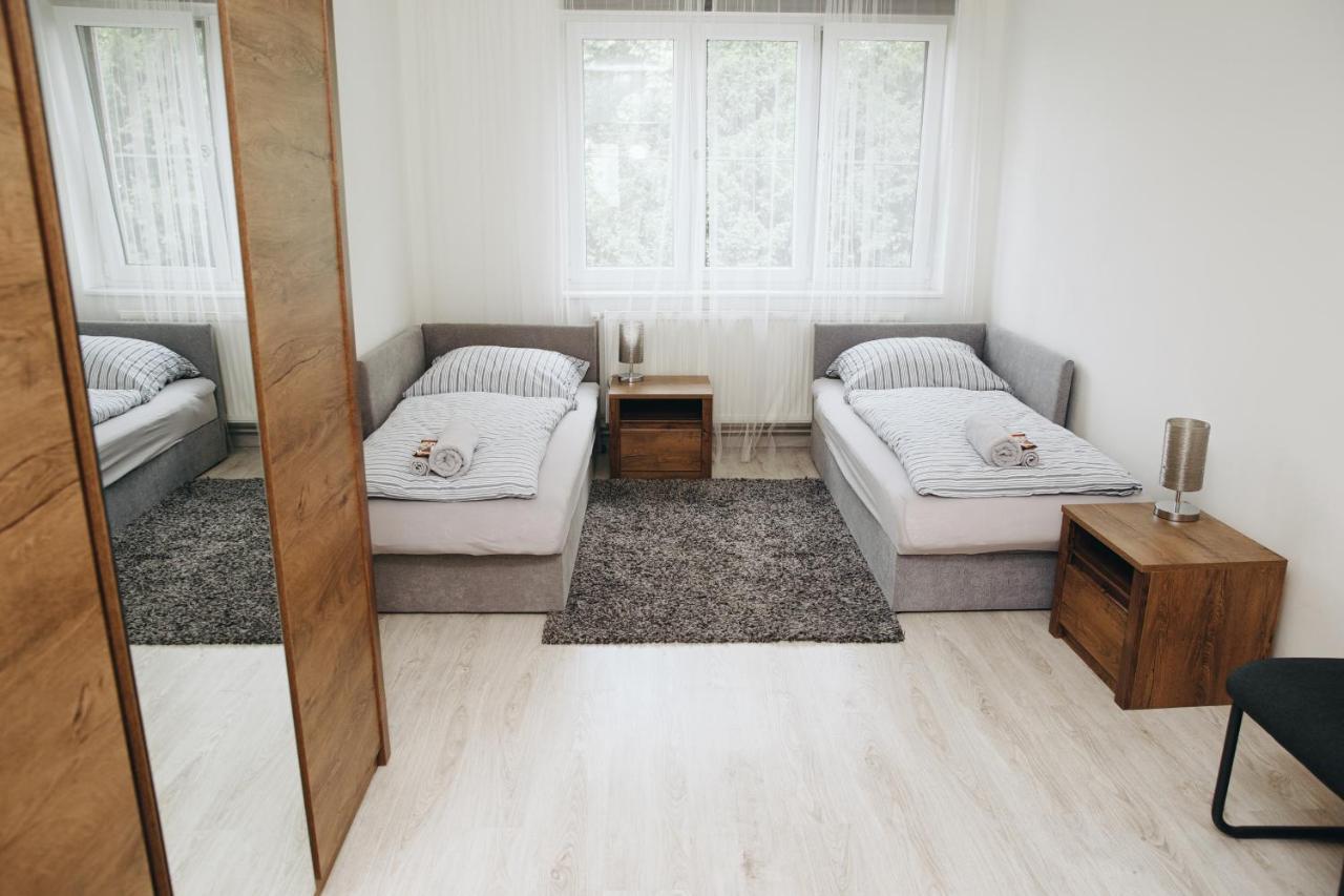 Alisa Apartments Kostomlaty nad Labem ภายนอก รูปภาพ